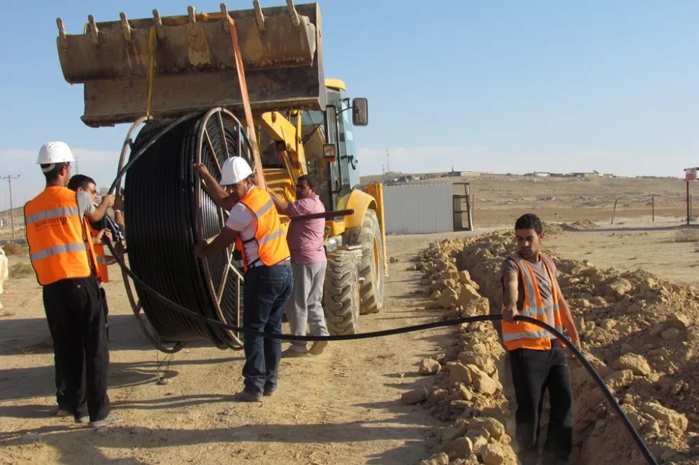 مشروع تمديد شبكات المياه للقرى المحرومة